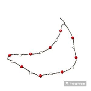 🔴Women’s one size, long silver chain necklace w/heart design & red beads🔴